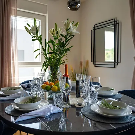 Luxury Penthouse Aria アパート ザダル