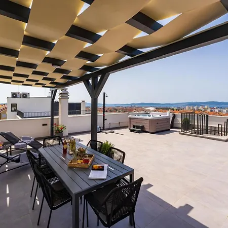 Luxury Penthouse Aria アパート ザダル