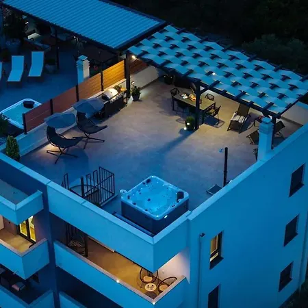 Luxury Penthouse Aria Apartment