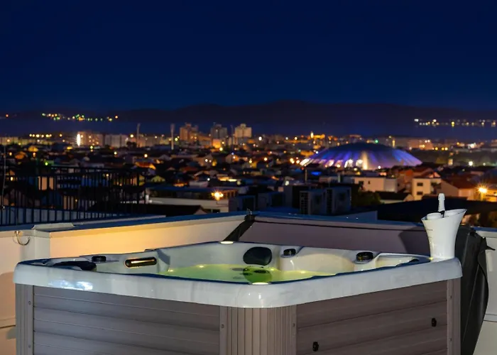 아파트 Luxury Penthouse Aria