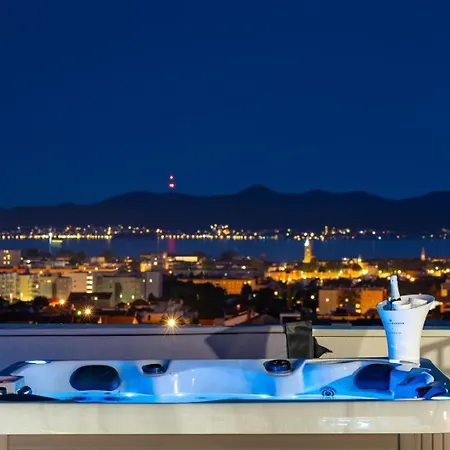 Luxury Penthouse Aria Apartment